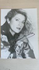 Autographe ORIGINAL SIGNED de la Chanteuse SHEILA sur Belle Photo Discographique