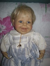 POUPEE GARCON  BRIGITTE LEMAN 54 CM ANNEES 90 PETIT FRERE DE LA POUPEE EN ROSE