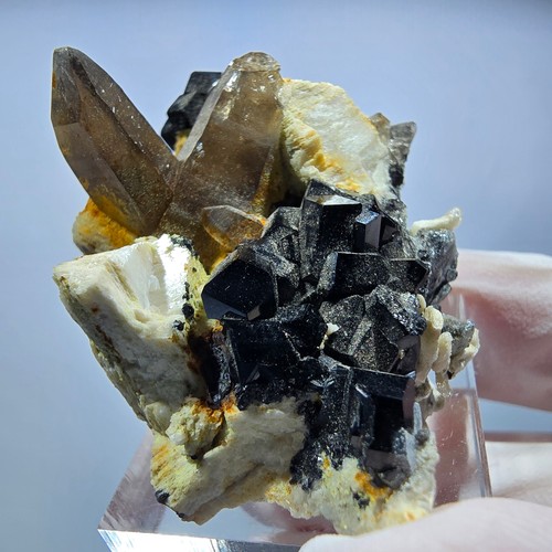 Tourmaline schörl quartz - tourmaline,