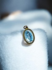 Ancien pendentif religieux