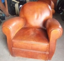 Paire de fauteuil club dos rond entièrement restaurée par professionnel