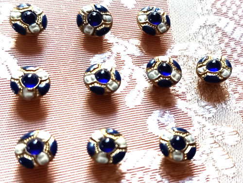 Rares boutons metal - ,