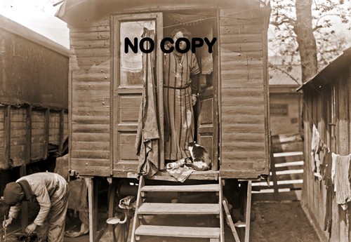 Goulue reproduction photo - reproduction,