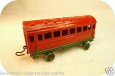 DINKY TOYS FRANCE. Wagon rouge