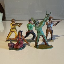 Starlux, 3 Cowboy Et 2 Indiens