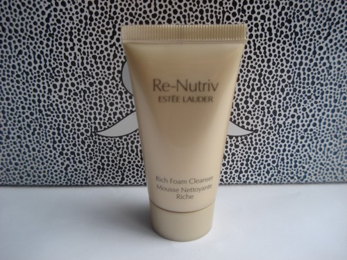 Mousse nettoyante riche