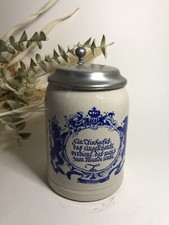 Chope à bière grise avec