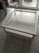 Table basse de salon de marque