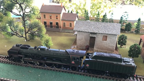 Locomotive vapeur 241 - à,