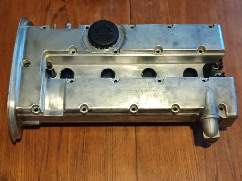 Valve cover c20xe - cover, astra