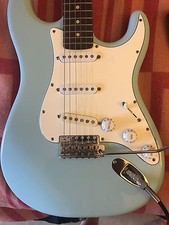 GUITARE   FENDER    TYPE CUSTOM SHOP STRATOCASTER    micros 54 +60+ BAR KNUCKEL