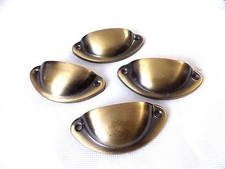 4 BELLES POIGNEES COQUILLE DE MEUBLE DE METIER EN FER COLO BRONZE VERNI