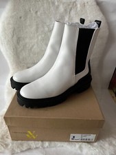Bottines blanches et noires