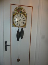 ancienne horloge pendule a poids bois peint