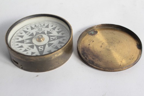 Ancienne boussole voyage - ancienne,