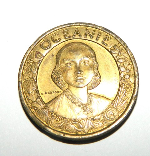 Jolie médaille océanie - jolie,