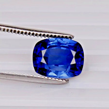 Forme coussin saphir bleu royal de 8,25 ct excellente pierre précieuse en vra...