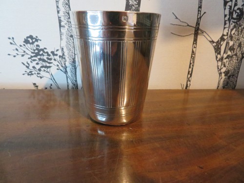 Ancienne timbale art - déco, en