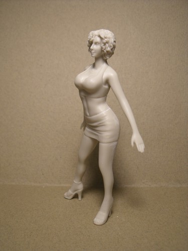 Figurine girl luna - girl,