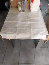 Nappe Carrée Brodée Main -