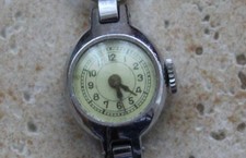 Ancienne montre FEMME  mécanique SANS MARQUE