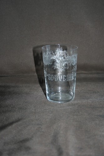 Verre gobelet ancien gravé - ,