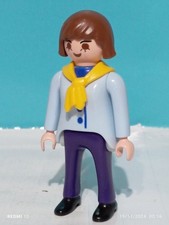 PLAYMOBIL FIGURINE FEMME GUIDE