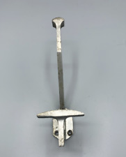 Patère, porte manteau vintage en métal type vestiaire, école