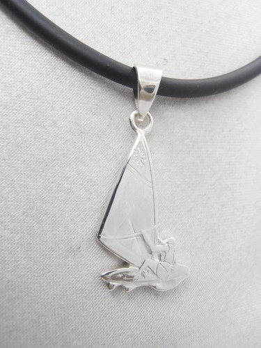 Windsurf pendentif en argent - :,