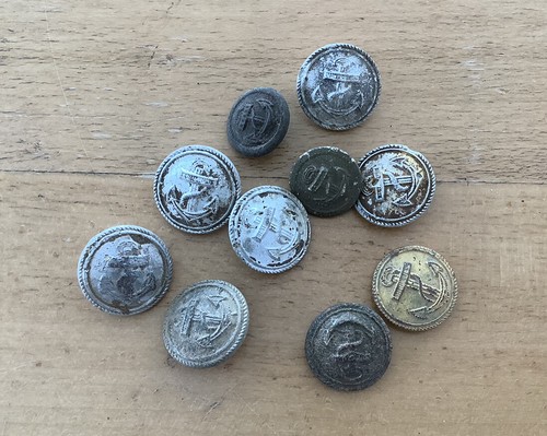 Lot boutons allemands 100 - boutons,