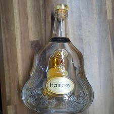 Quelques bouteilles vides de