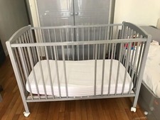 lit bébé gris laqué BAUDOU