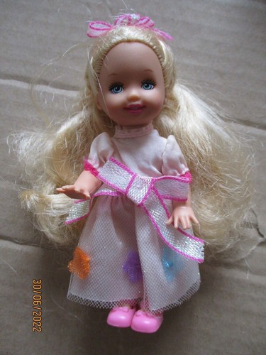 Barbie poupee shelly - ,