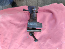 OUTIL ANCIEN PETIT  ÉTAU DE SERRAGE ÉTABLI OU TABLE ACIER  FORGERON SERRURIER  