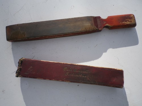 Ancien aiguiseur affuteur - , de