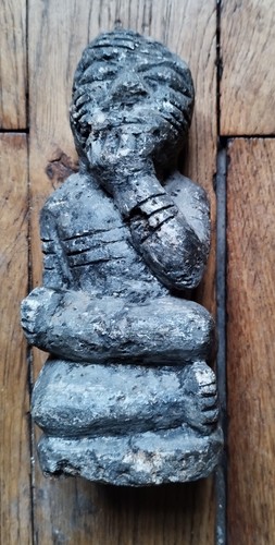 Statuette pierre - ,