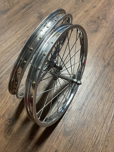 Paire roues rigida - -,