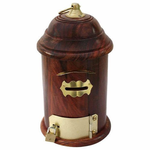Tirelire bois forme de - bois,