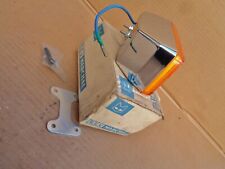 ANCIEN FEU DE RECUL SEV MARCHAL ( PLASTIQUE ORANGE et CUVELAGE CHROME . NEUF )