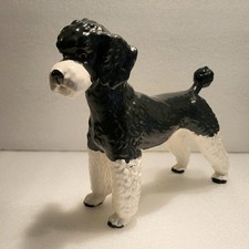 Figurine caniche en porcelaine