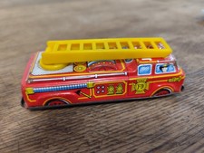 ancien camion de pompier japonais FD a friction 1950