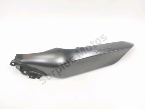 Carenage arriere gauche yamaha - arriere,