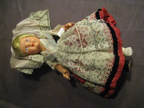 Poupée ancienne folklorique - poupée,