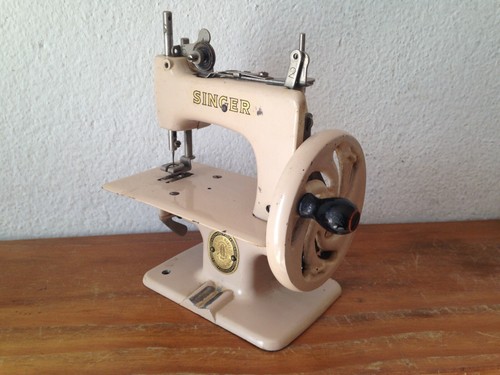 Jouet ancien petite machine - jouet,