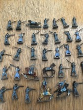 lot de 35 soldats figurines en