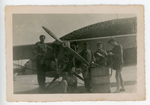 Photo snapshot 1945 - photo,