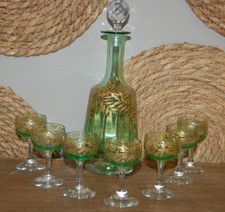 Début XXème ancienne carafe avec bouchon et ces verres , feuillage doré