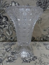Vase en Cristal moulé Vintage 1950 Bohême ,Arques Etats unis 18cm haut 13cm diam
