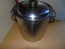 marmite en inox bourgeat tradition 24 en très bon état . valeur neuve 137 €