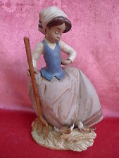Belle Figurine en Porcelaine